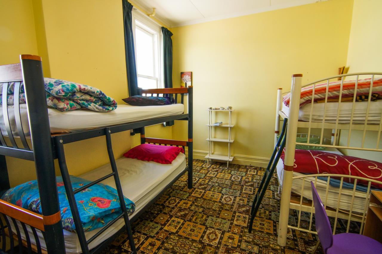 אואהמרו Empire Hotel Backpackers מראה חיצוני תמונה