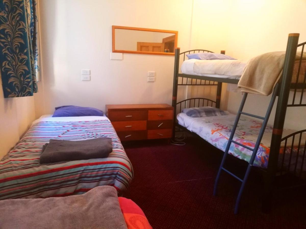 אואהמרו Empire Hotel Backpackers מראה חיצוני תמונה
