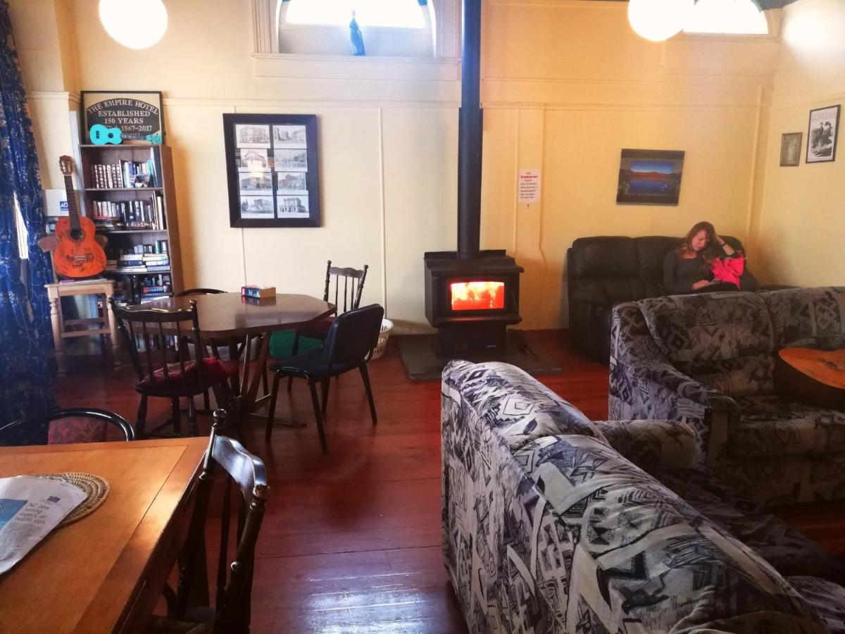 אואהמרו Empire Hotel Backpackers מראה חיצוני תמונה